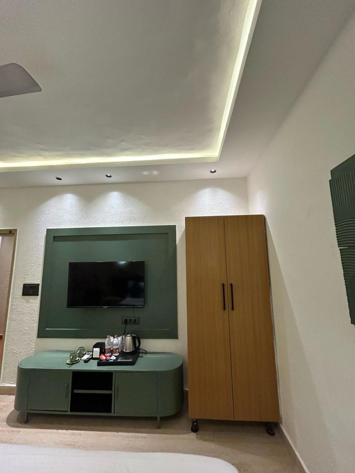 Karnāl Divine Hotel מראה חיצוני תמונה