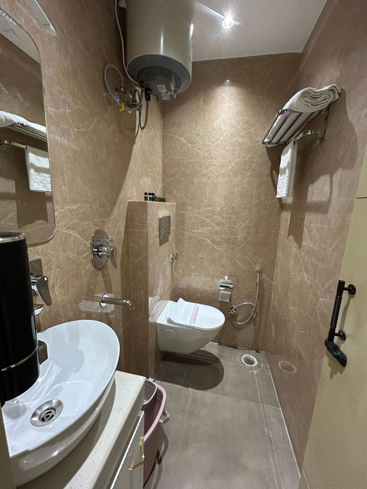 Karnāl Divine Hotel מראה חיצוני תמונה